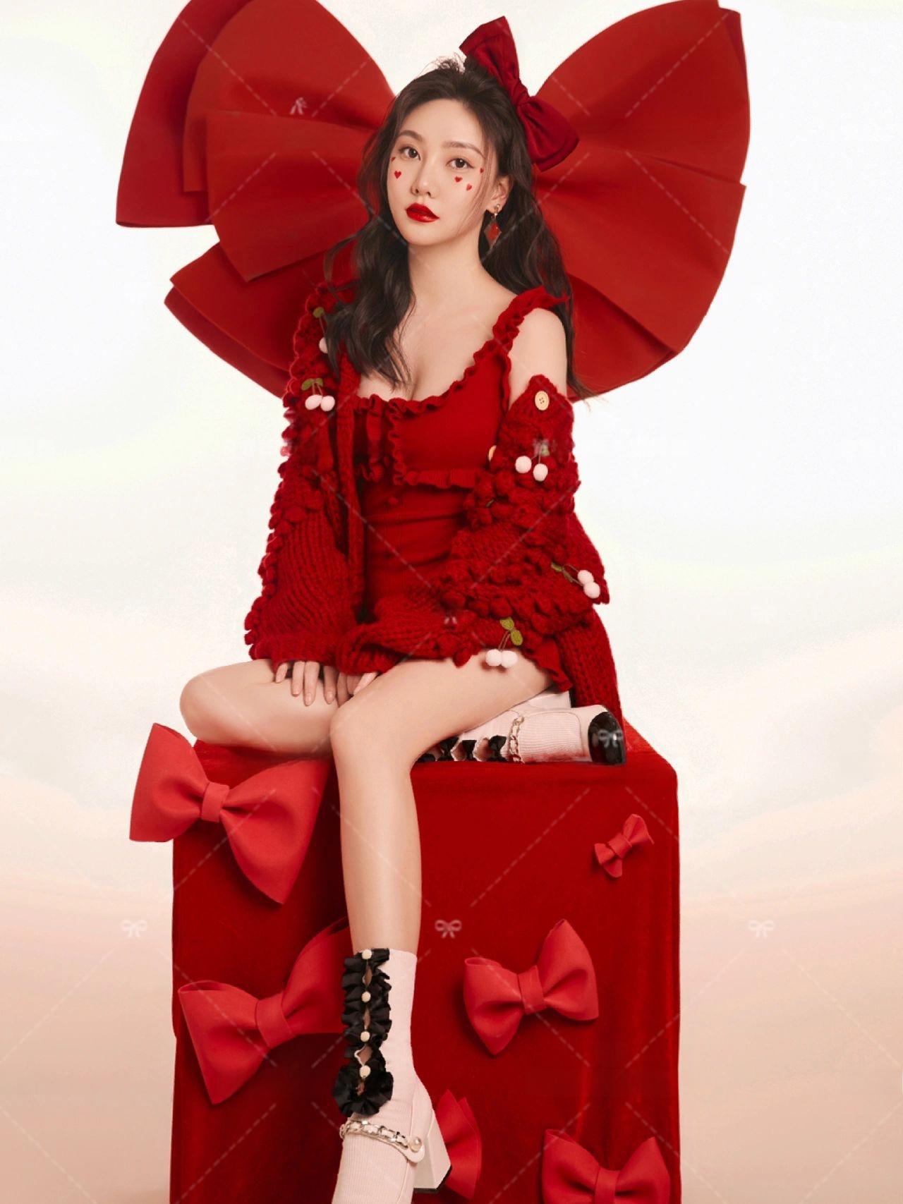 Suéter Vermelho com Tema de Na - Photography Year avaliação e preço